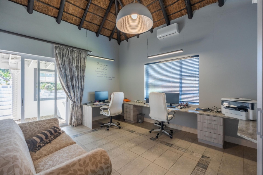 4 Bedroom Property for Sale in Cannon Rocks Eastern Cape